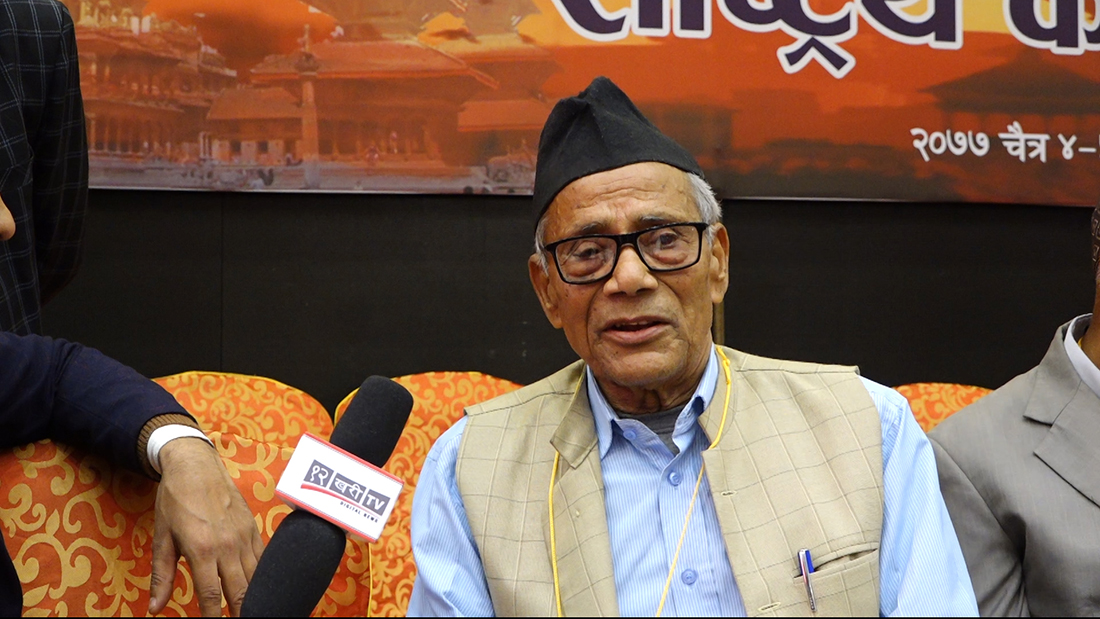 केपी ओलीले पहल गरेमात्रै एमाले एक हुन सक्छ : केशरमणि पोखरेल